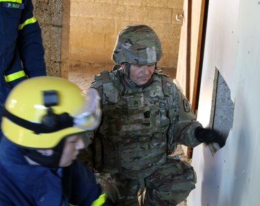 Disaster relief exercise tests German, American first responders