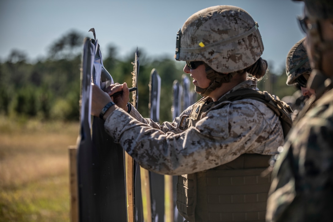 DPC/RSU-East Marines Train Marines during Tables 3-6