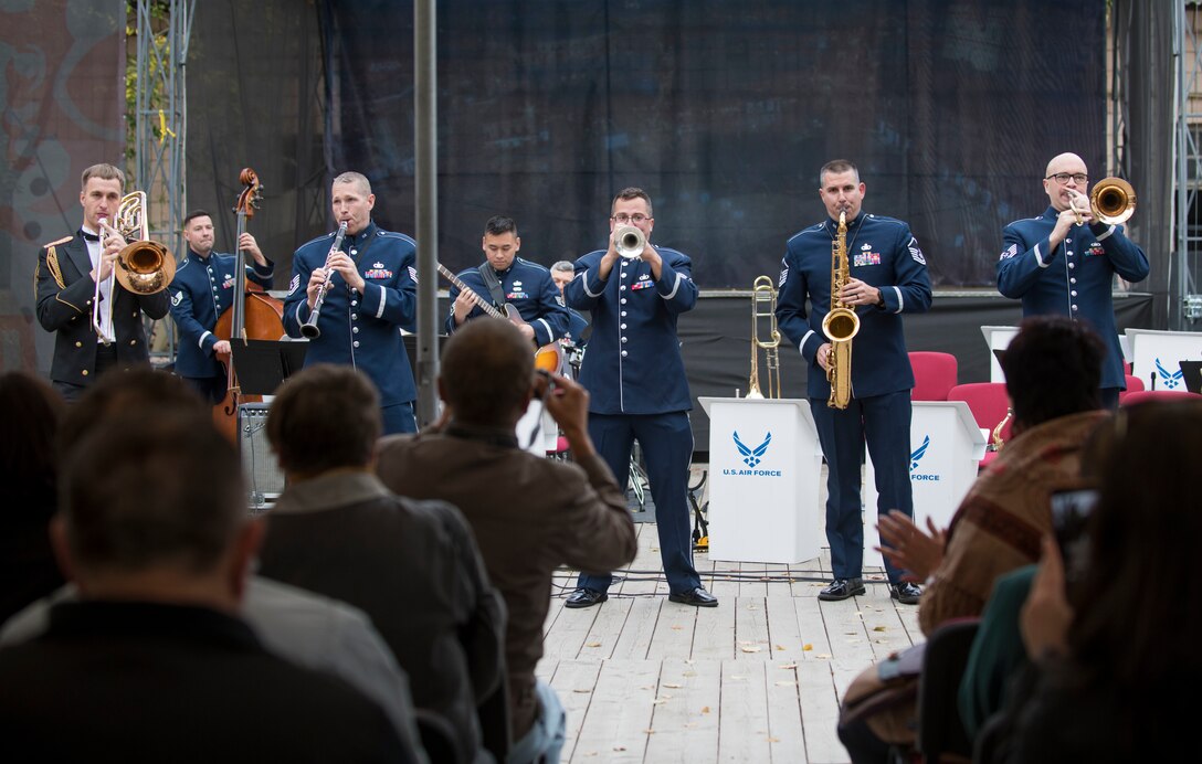 Members of the U.S. Air Forces in Europe Ambassadors Jazz Band and the Ukrainian National Presidential Orchestra play for the audience during a master class and jam session in Ivano-Frankivsk, Ukraine, Oct. 10, 2019. The USAFE Band traveled to six cities in central and western Ukraine October 6-20, 2019 to conduct the “Music of Freedom” tour, which celebrated the shared spirit of freedom and enduring partnership between U.S. and Ukrainian armed forces. (U.S. Air Force photo by Airman 1st Class Jennifer Zima)