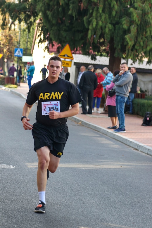 Army Reserve Soldiers 'run for Julia'