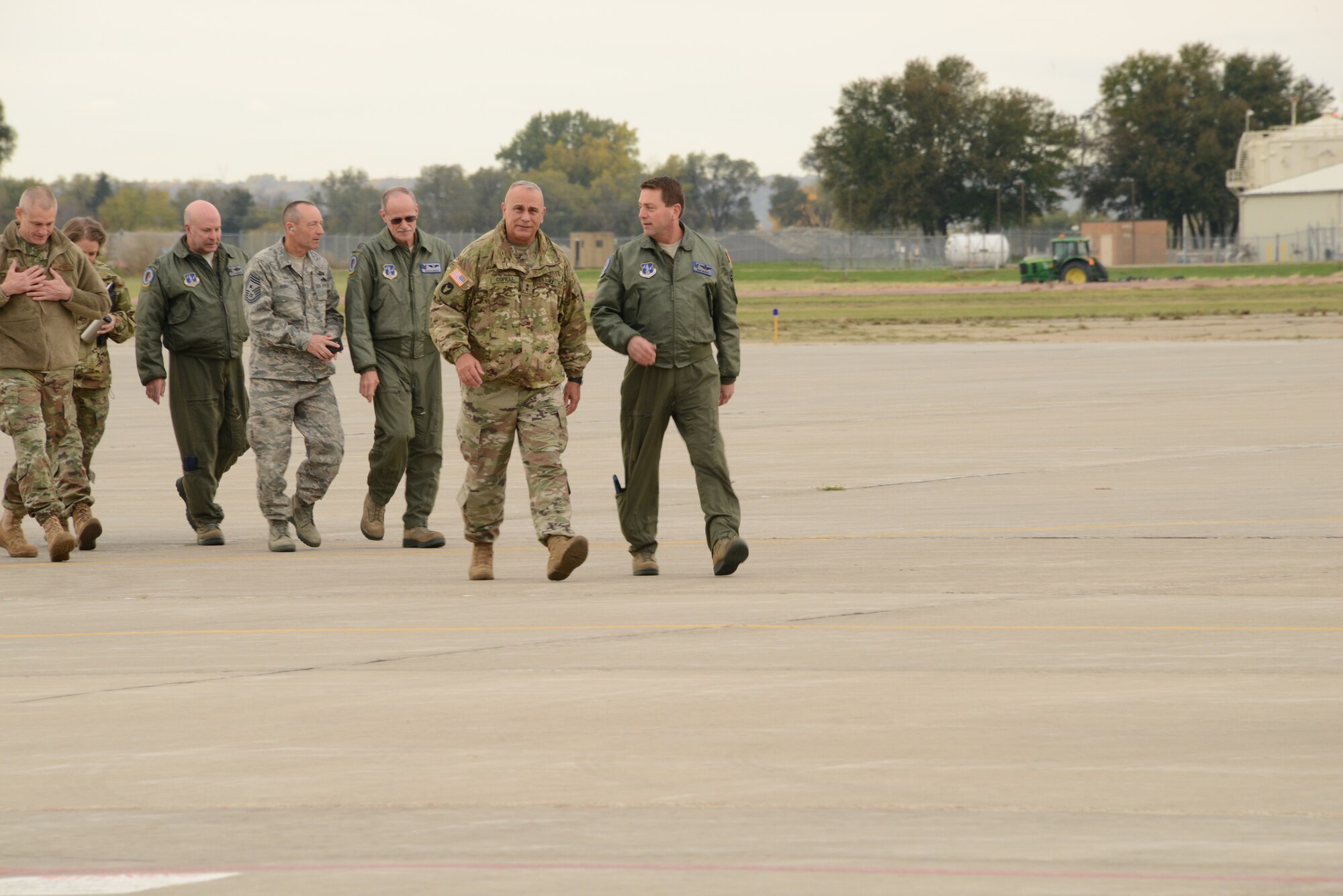 Iowa TAG visits 185th in Sioux City