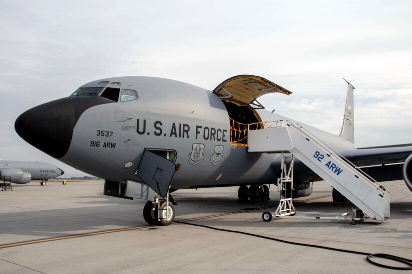 Seymour’s 1st KC-135 Flies the Coop > 916th Air Refueling Wing ...