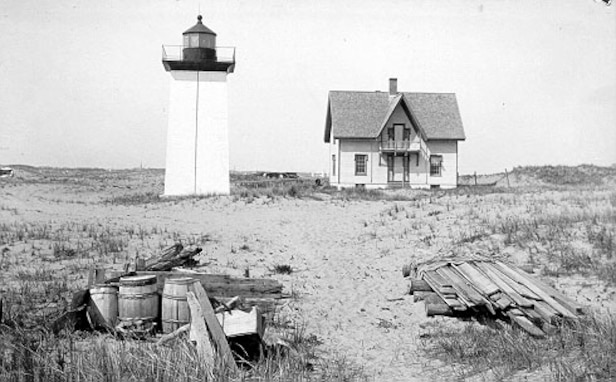 Love Point Lighthouse > United States Coast Guard > Article Listings