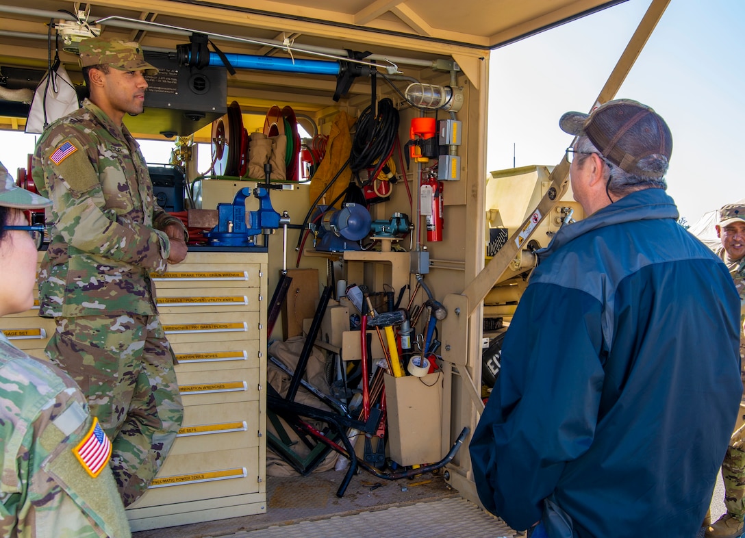 Army Reserve aviation unit hosts ESGR Boss Lift in Conroe, Texas