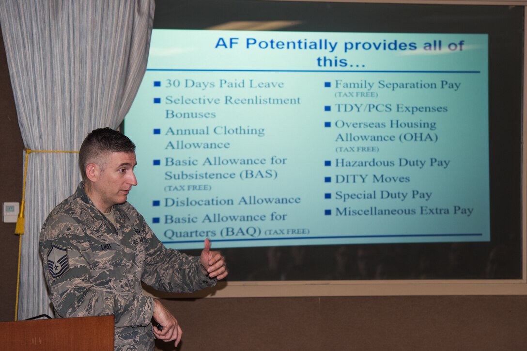 U.S. Air Force Master Sgt. Brent Likes, JBLE career assistance advisor, gives an informed decision workshop briefing at Joint Base Langley-Eustis, Virginia, Aug. 18, 2019.