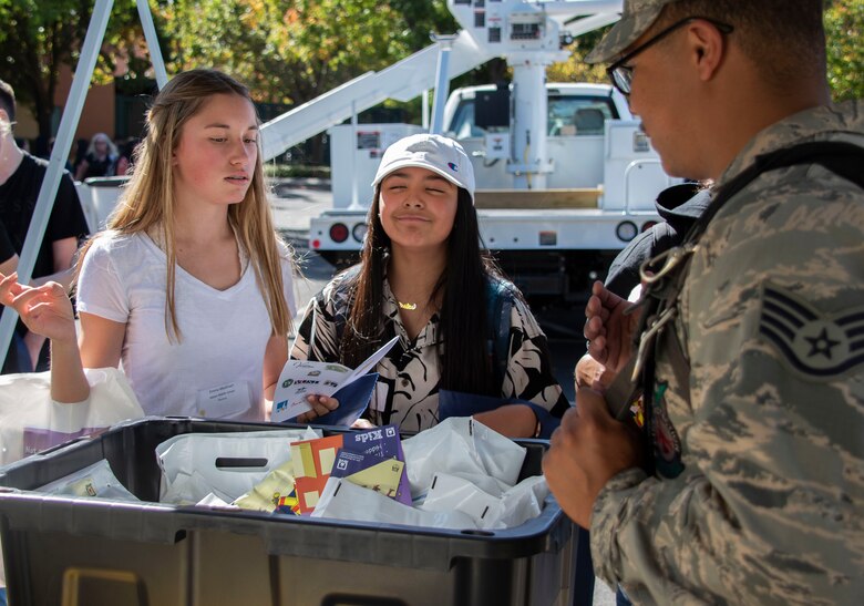 Travis Airmen Inspire Students With Local Exhibit Travis Air