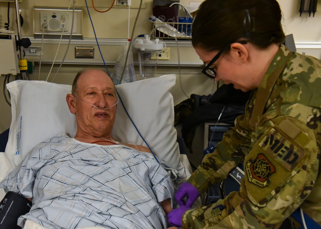 U.S. Air Force Master Sgt. Alaina Kolesnik, 92nd Health Care Operations Squadron beneficiary primary care flight chief, simulates preparing a patient’s IV at the Mann-Grandstaff Veteran Affairs Medical Center in Spokane, Washington, Oct. 23, 2019.