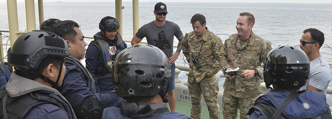 U S And Malaysian Coast Guard Conduct Vbss Training