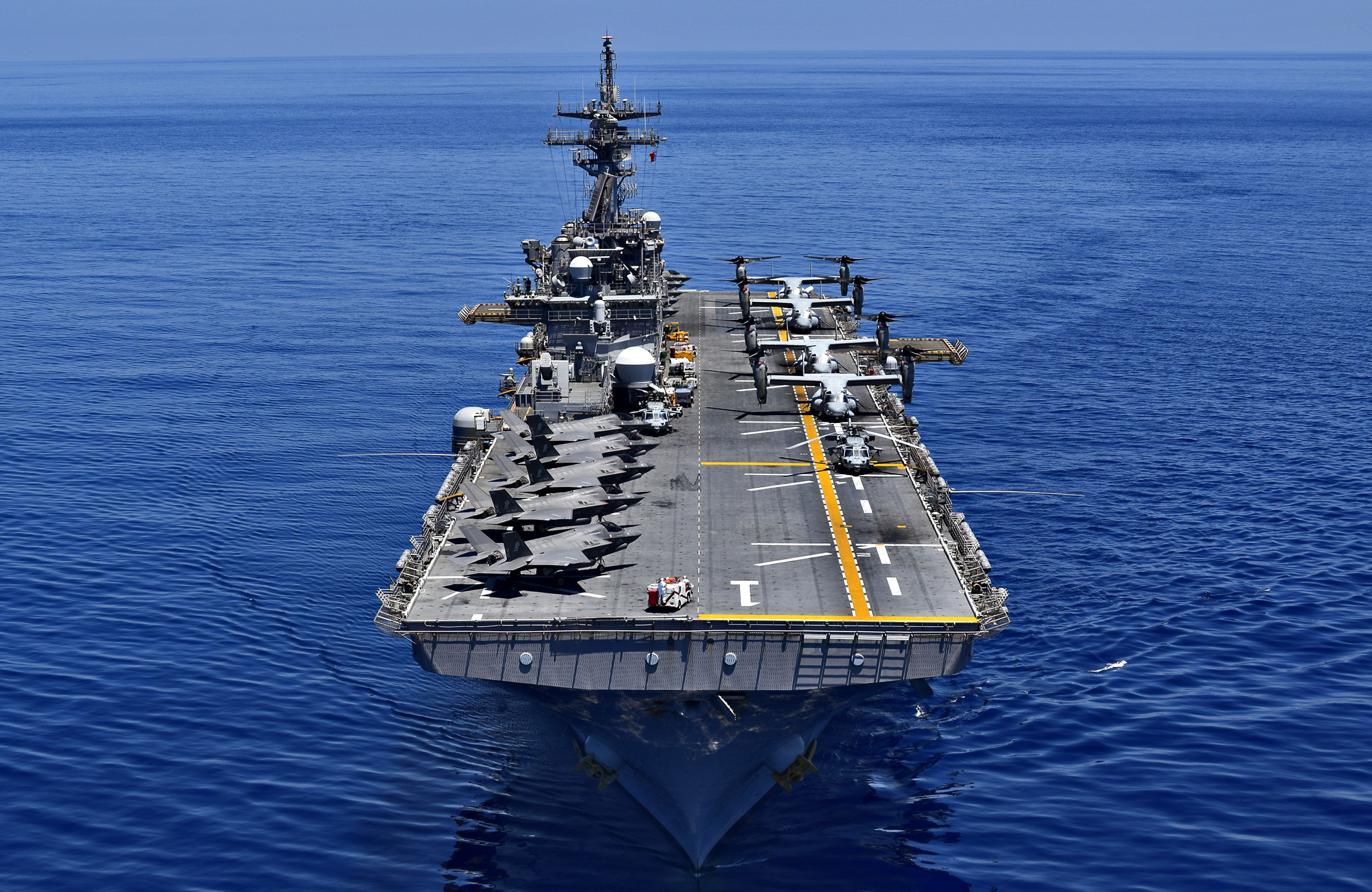 Vidéo : l'USS Gerald R. Ford, le navire de guerre le plus cher de l ...