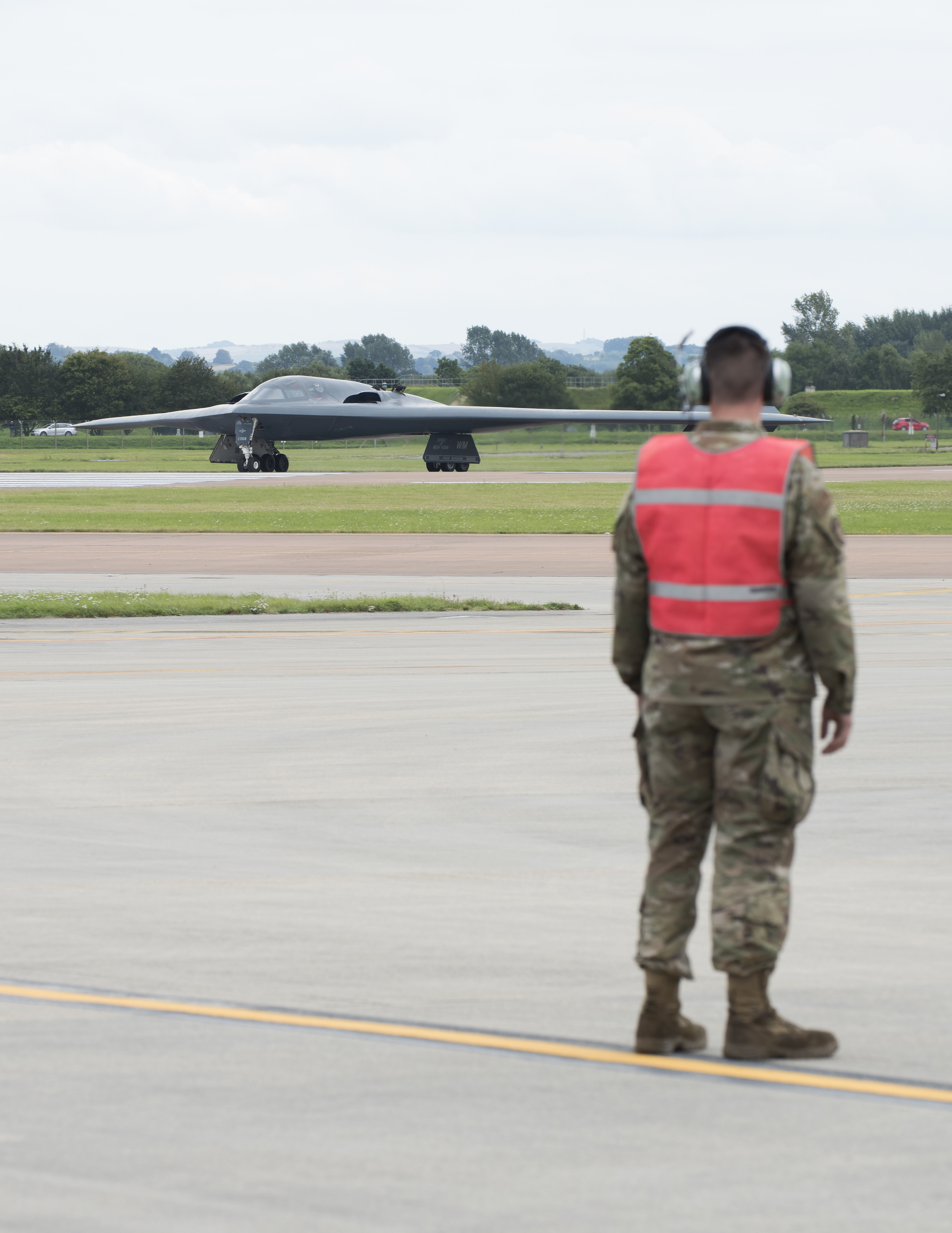 Eighth AF commander visits BTF Airmen in European theater > Whiteman