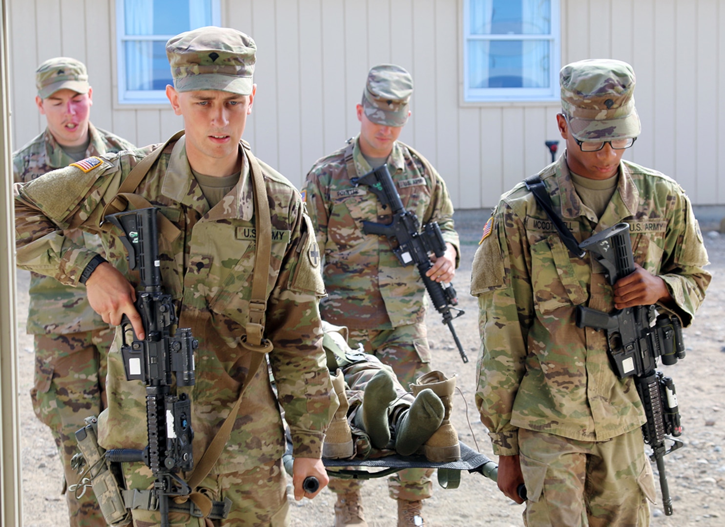 Soldiers of the 2nd Battalion, 130th Infantry Regiment, Illinois Army National Guard, participate in Combat Life Saver drills during Rising Thunder 19, Sept. 3, 2019 at the Yakima Training Center in Yakima, Washington.