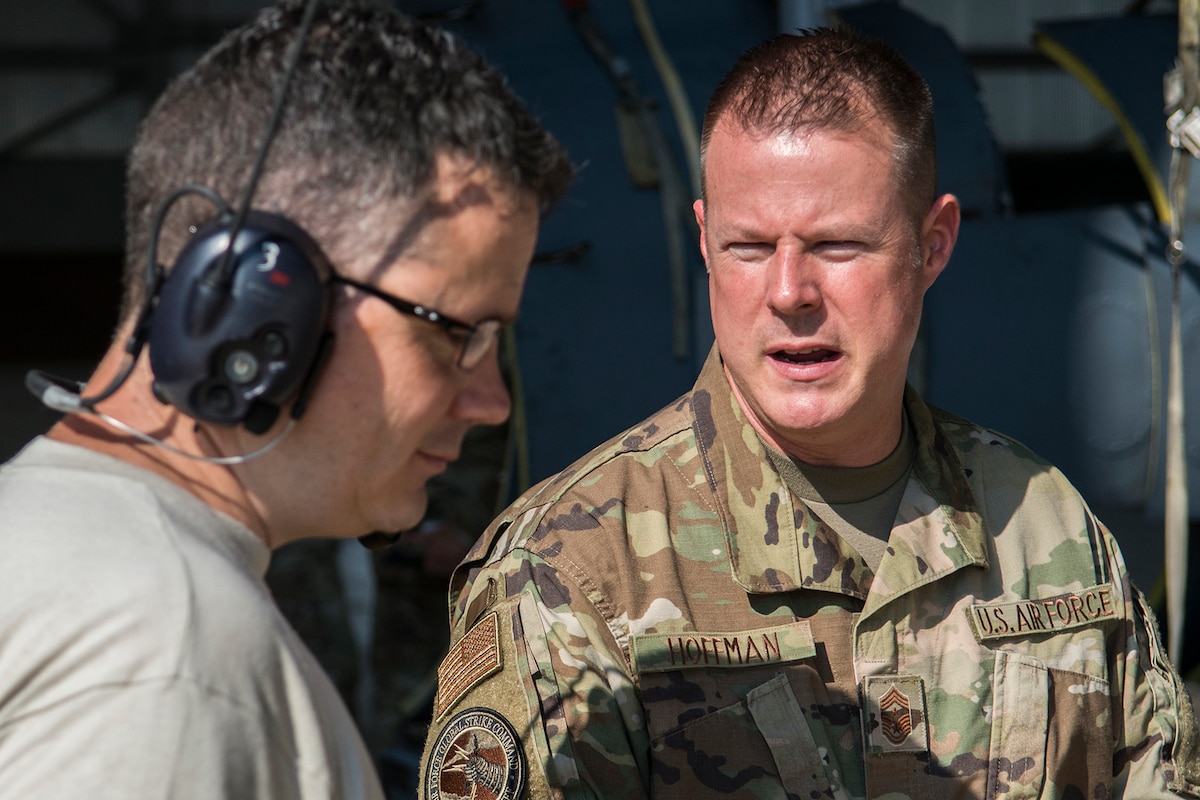 AFGSC command chief visits wing > 307th Bomb Wing > Article Display