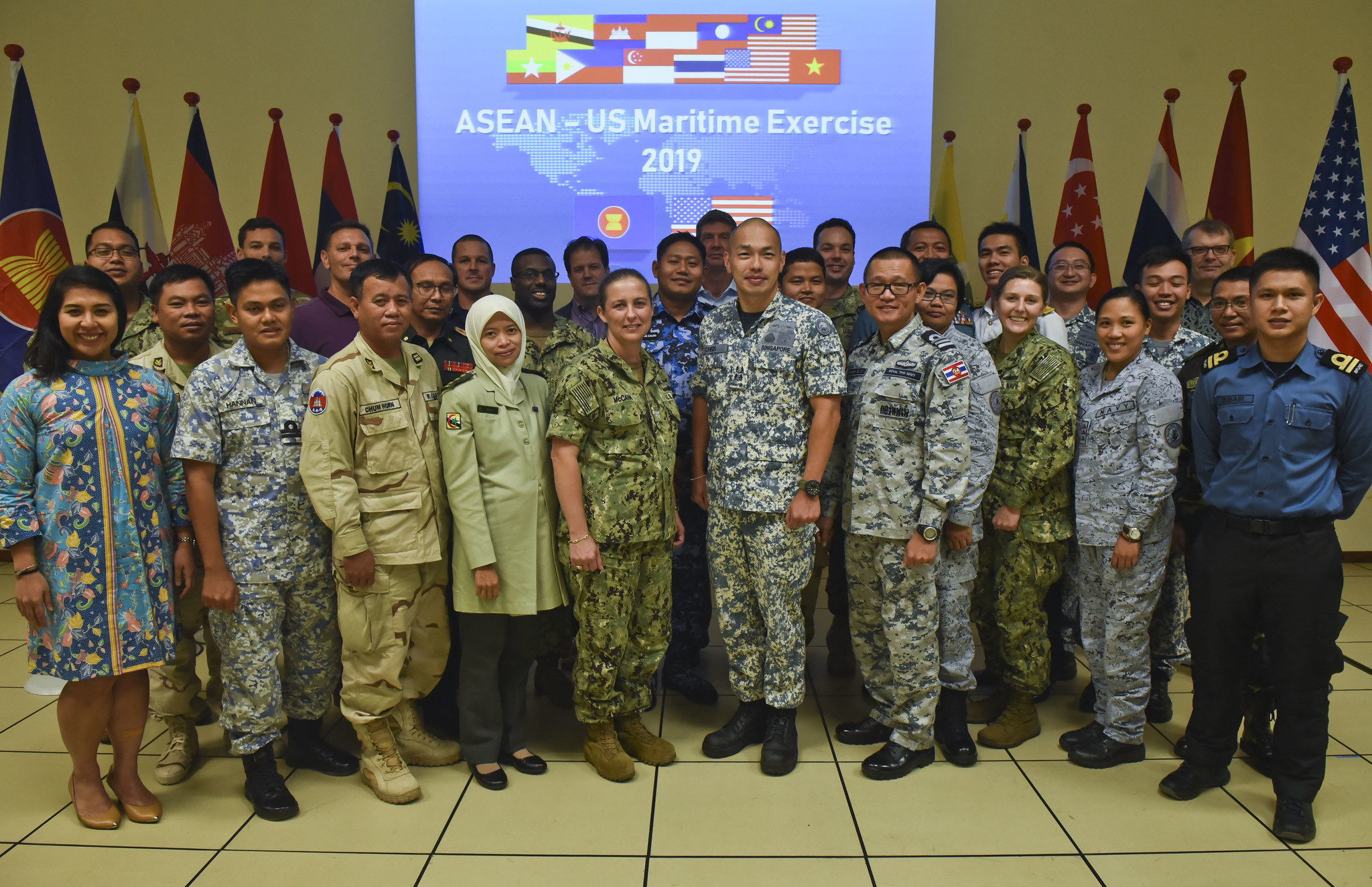 Successful First ASEAN-U.S. Maritime Exercise Comes to End > U.S.  Indo-Pacific Command > 2015