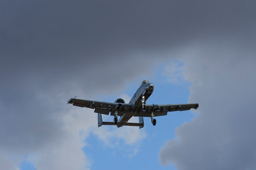 An A-10 Thunderbolt II practices approaches on the flightline during routine training at Davis-Monthan Air Force Base, Arizona, September 9, 2019. With 11 flying units and 152 aircraft, Davis-Monthan is the busiest single runway in the Air Force. (U.S. Air Force photo by Airman 1st Class Kristine Legate)
