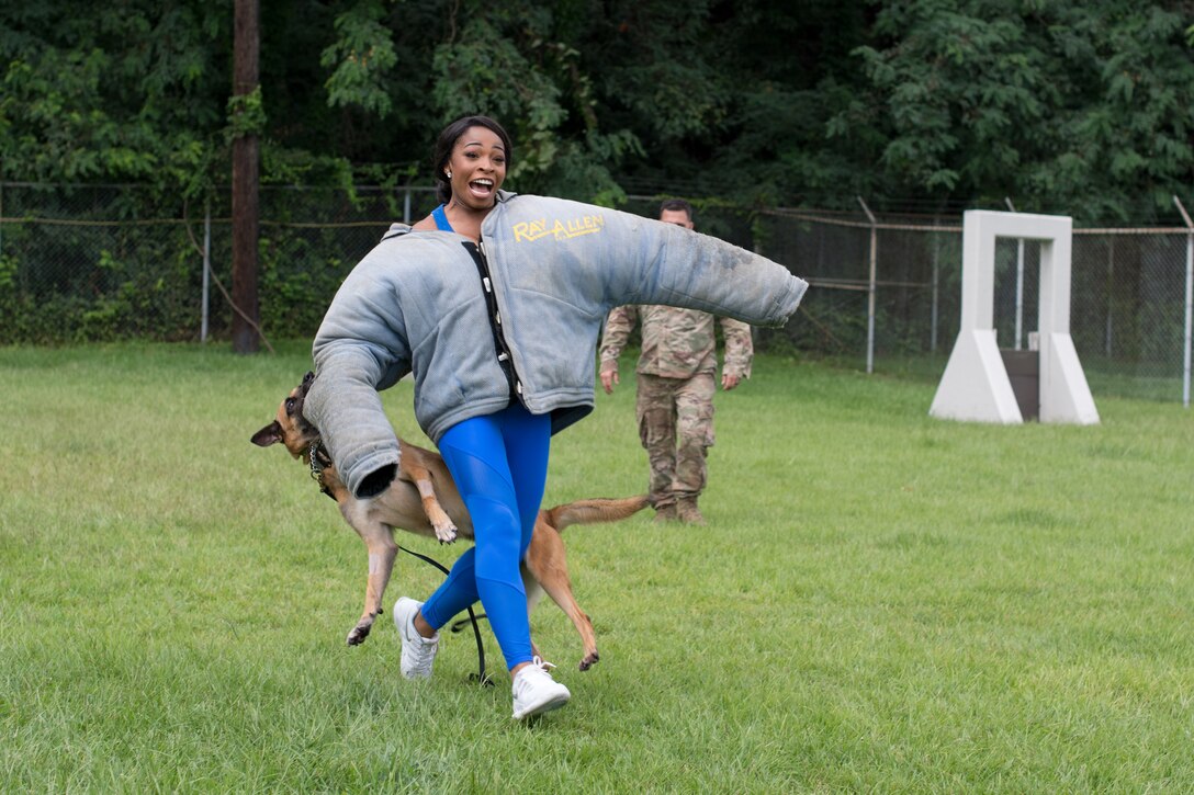 L.A. Ram's Cheerleaders visit Osan AB