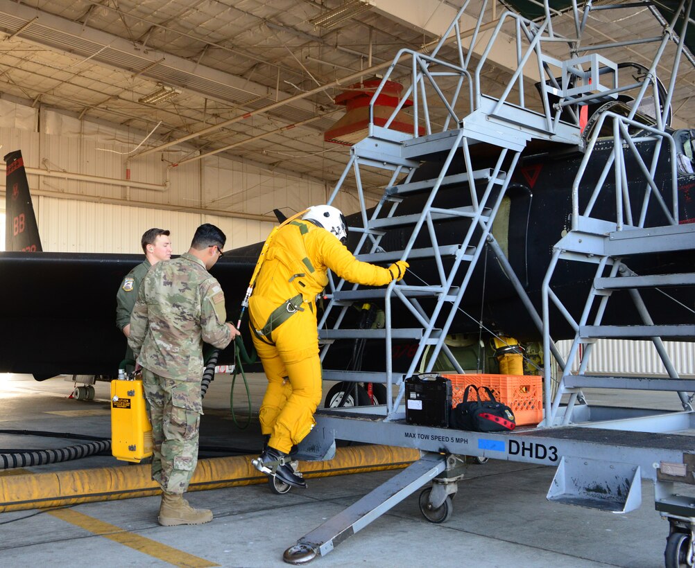 ACC commander immersed in U-2 reconnaissance mission