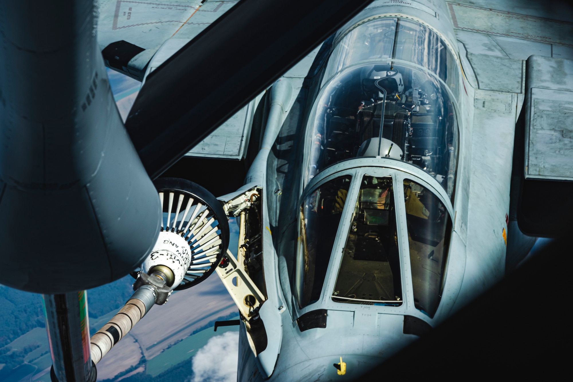 A German air force PA-200 Tornado conducts aerial refueling from a U.S. Air Force KC-135 Stratotanker.