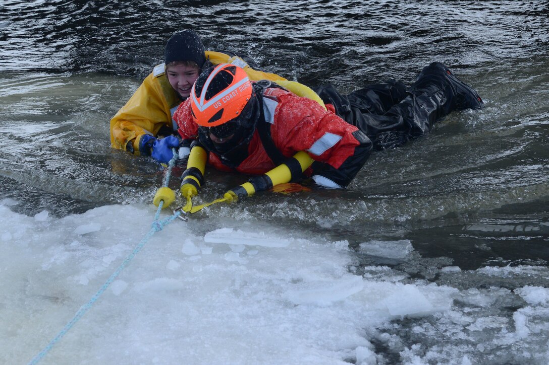 People get rope lifted out of icy water