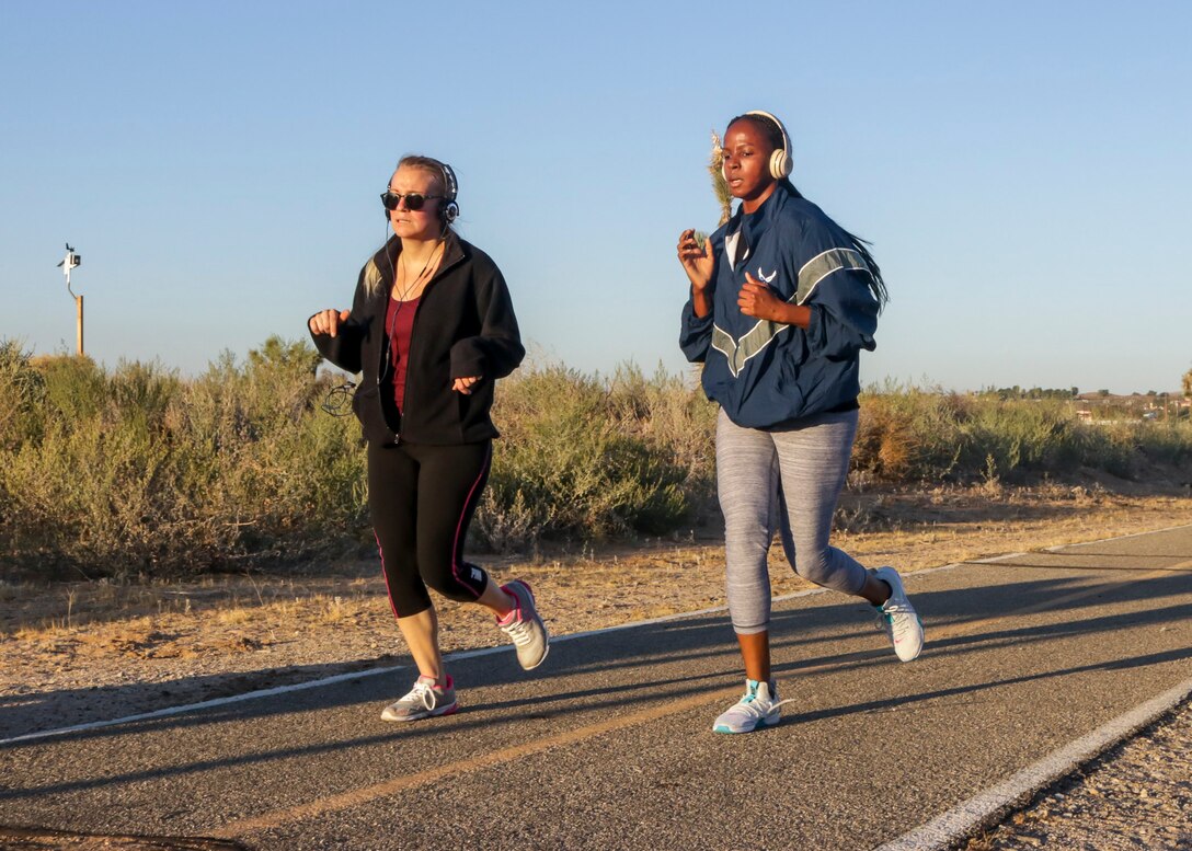 Team Edwards members run the Air Force Birthday 5k Run at Edwards Air Force Base, California, Sept. 18. (U.S. Air Force photo by Giancarlo Casem)