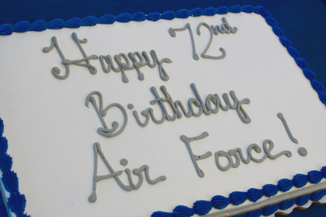 A birthday cake for the Air Force's 72nd birthday.