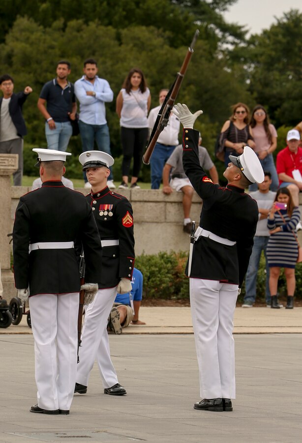 Marines with the U.S. Marine Corps Silent Drill Platoon perform their “rifle inspection” sequence during an honor flight at the Lincoln Memorial, Washington, D.C., Sept. 17, 2019. Honor Flights provide no cost transportation for U.S. military veterans to visit Washington D.C. and see the memorials of the respective wars they served in. (U.S. Marine Corps photo by Lance Cpl. Allen Sanders)