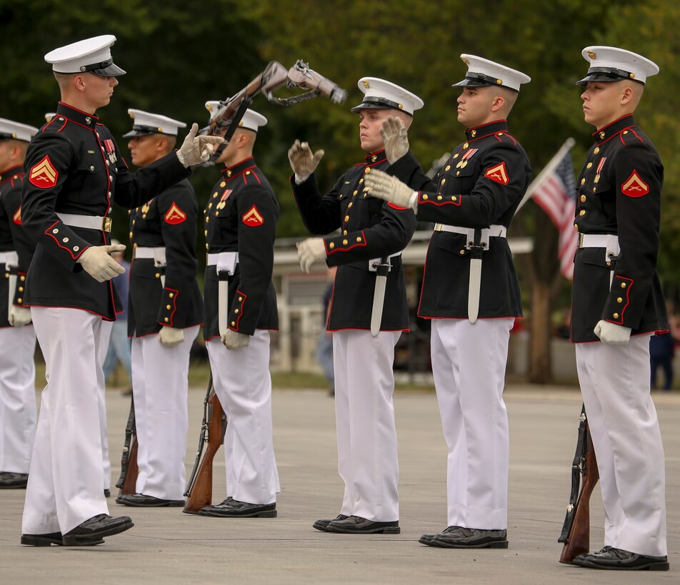 Marines with the U.S. Marine Corps Silent Drill Platoon perform their “rifle inspection” sequence during an honor flight at the Lincoln Memorial, Washington, D.C., Sept. 17, 2019. Honor Flights provide no cost transportation for U.S. military veterans to visit Washington D.C. and see the memorials of the respective wars they served in. (U.S. Marine Corps photo by Lance Cpl. Allen Sanders)