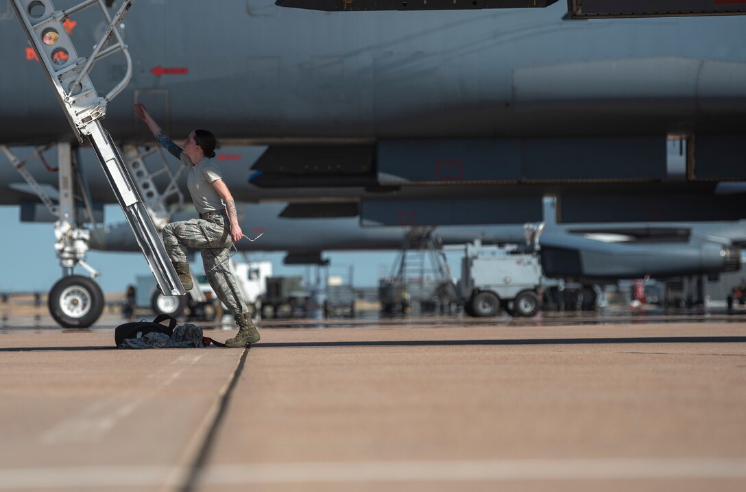 Part-time tattoo artist, full-time Airman