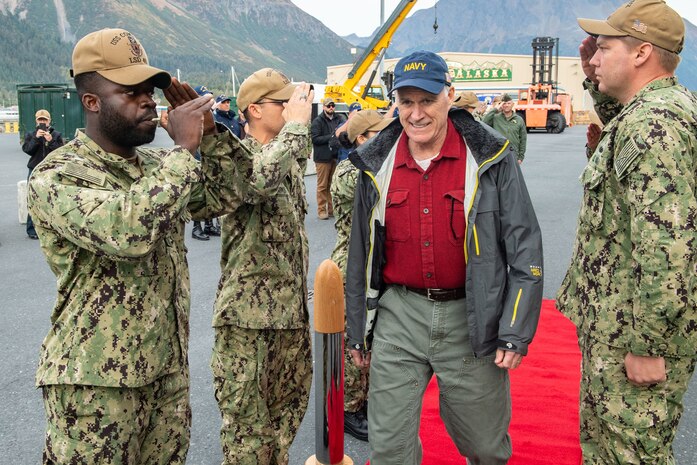 Spencer, Secretary of the Navy, Visits Sailors, Marines in Arctic Exercise