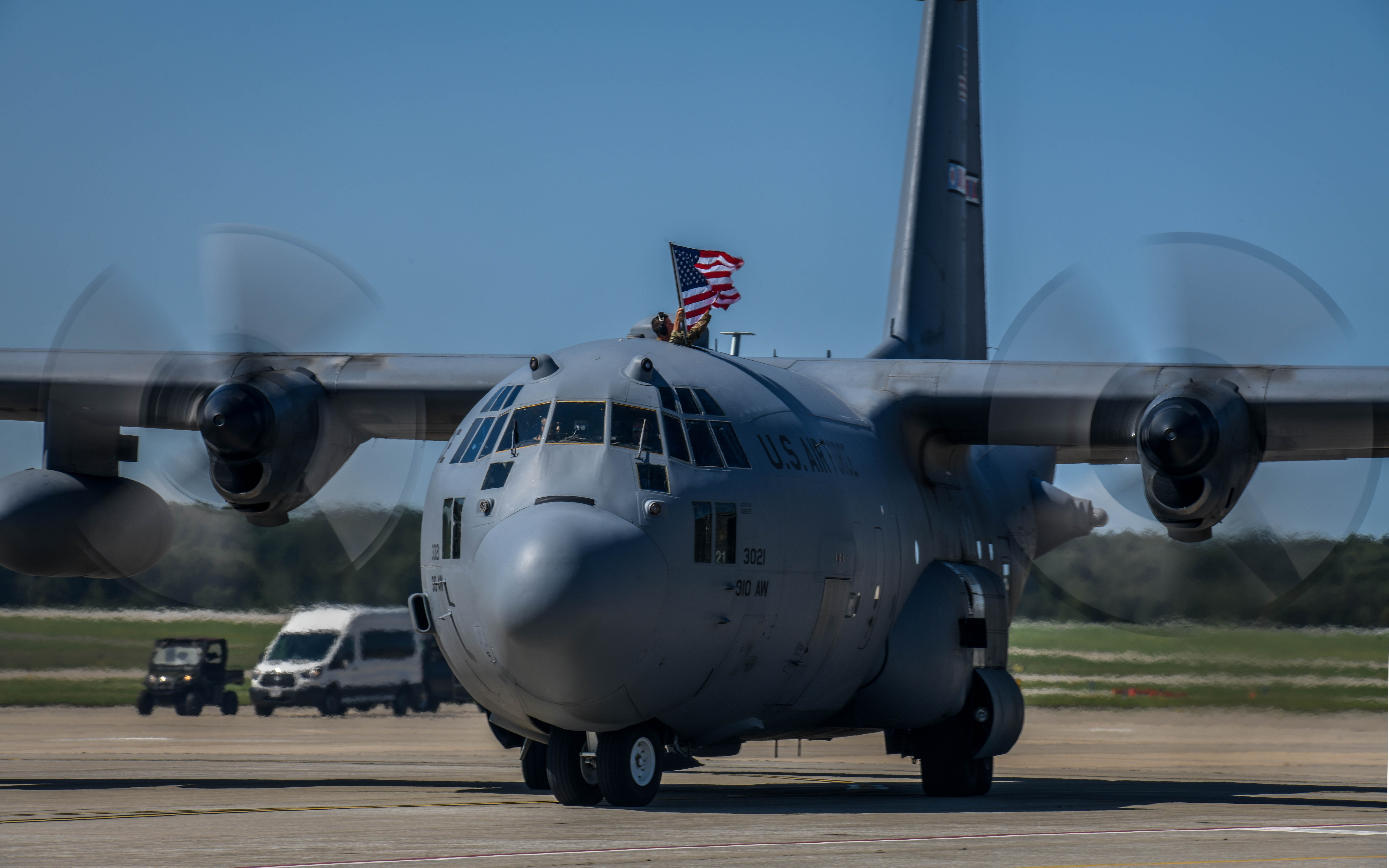 Welcome home 910th Airmen