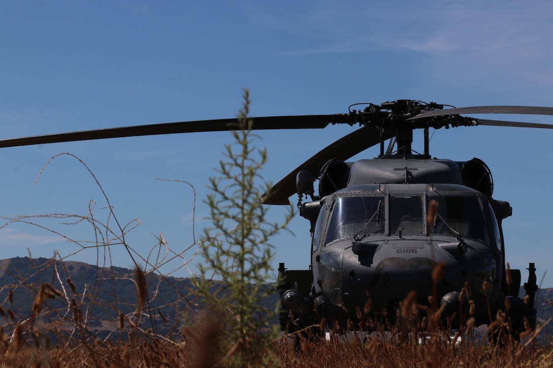 Sailors, Soldiers and Airmen train to save lives at Camp Parks