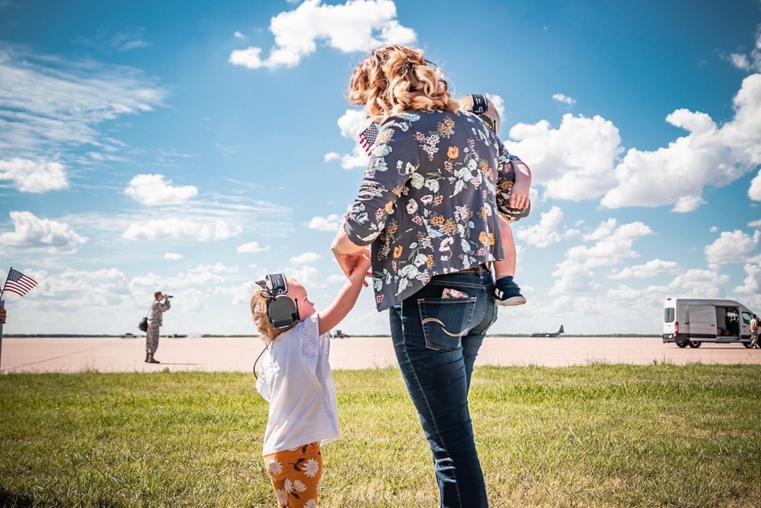 Dyess Airmen return from deployment