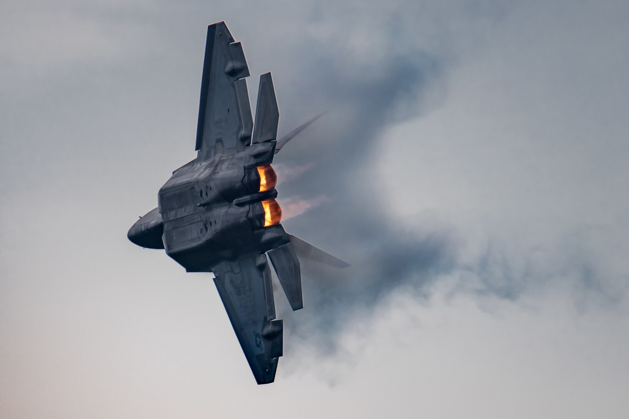 U.S. Air Force Maj. Paul Lopez, F-22 Demo Team commander, performs the stiff-pitch maneuver during the Spirit of St. Louis Air Show Sept. 7-8, 2019.  Founded in 2007, the F-22 Raptor Demo Team showcases the unique capabilities of the world's premier 5th-generation fighter aircraft. (U.S. Air Force photo by 2nd Lt. Sam Eckholm)