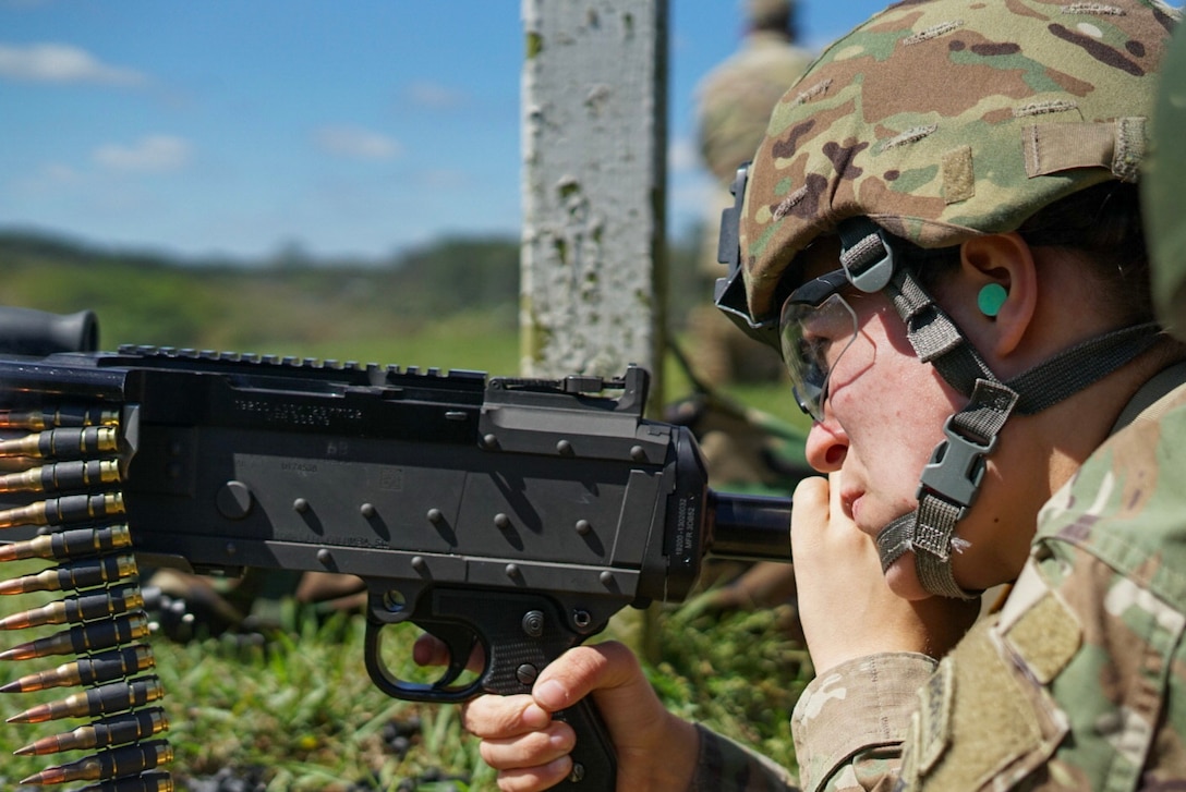Civil Affairs Soldiers conduct M240B training