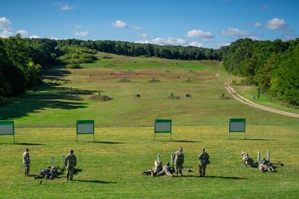 Civil Affairs Soldiers conduct M240B training