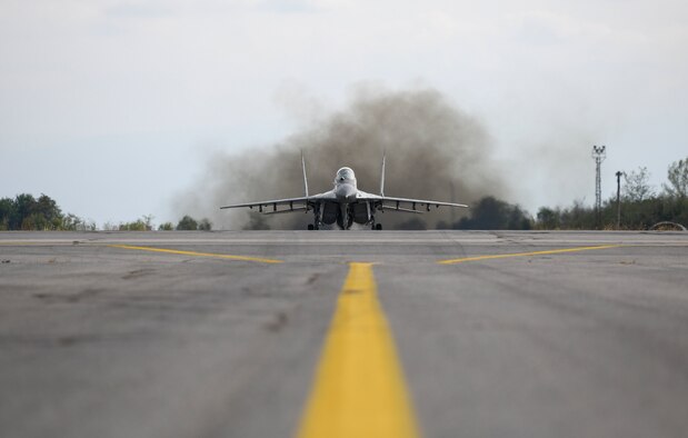 U.S. Air Force Airmen and F-16 Fighting Falcons assigned to the 31st Fighter Wing executed a rapid deployment to conduct “hot pit” refueling and participate in the bilateral training exercise with the Bulgarian Air Force.