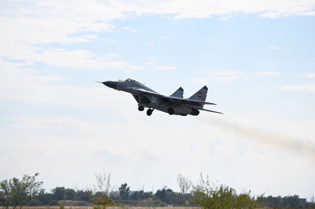 U.S. Air Force Airmen and F-16 Fighting Falcons assigned to the 31st Fighter Wing executed a rapid deployment to conduct “hot pit” refueling and participate in the bilateral training exercise with the Bulgarian Air Force.