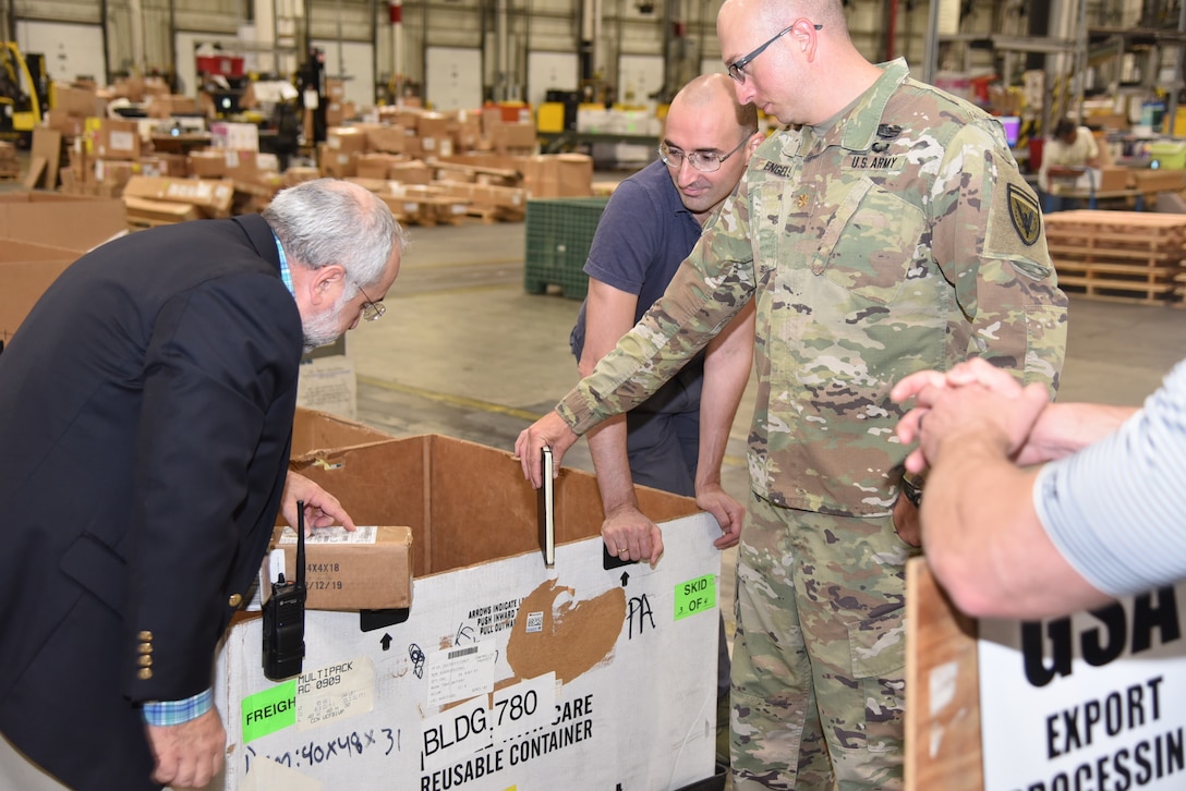 Georgian Army Representatives Visit the Eastern Distribution Center