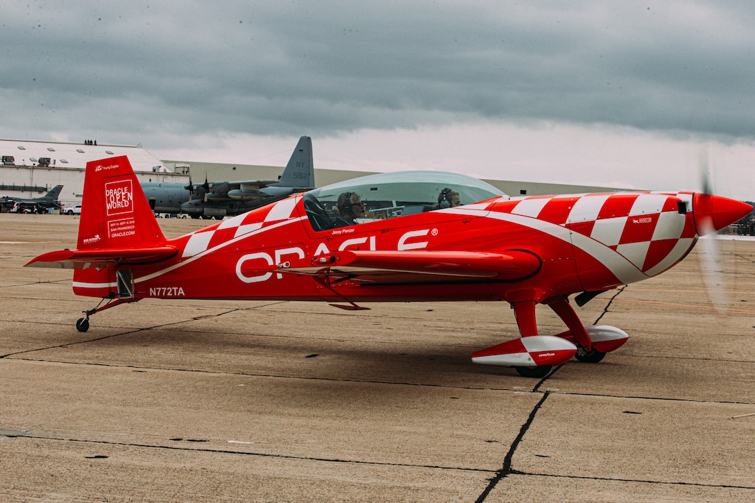 Members of Team Oracle take off to the sky at Marine Corps Air 

Station Miramar, Calif., Sept. 26. The team was doing a routine 

practice run before the 2019 airshow on Sept. 27 through Sept. 29. 

(U.S. Marine Corps photo by Lance Cpl. Cheng Chang)

Lance Cpl. Cheng Chang