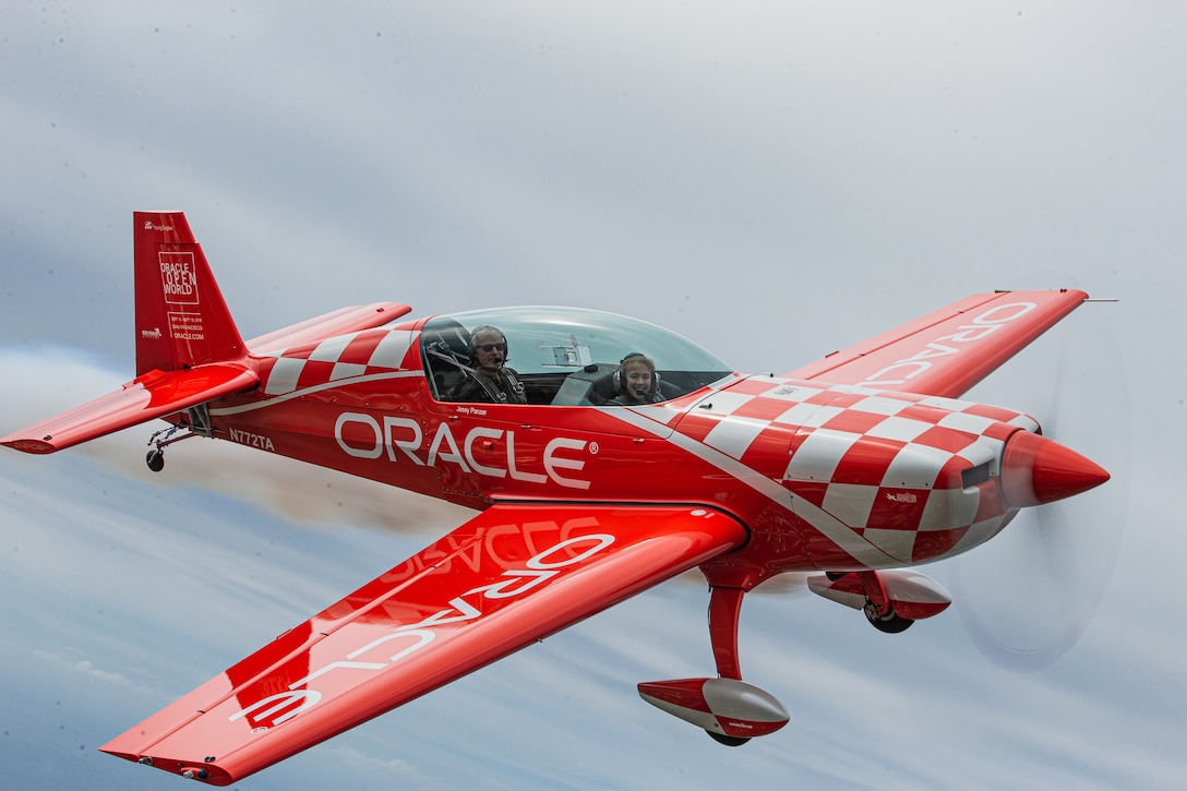 Members of Team Oracle take off to the sky at Marine Corps Air 

Station Miramar, Calif., Sept. 26. The team was doing a routine 

practice run before the 2019 airshow on Sept. 27 through Sept. 29. 

(U.S. Marine Corps photo by Lance Cpl. Cheng Chang)

Lance Cpl. Cheng Chang