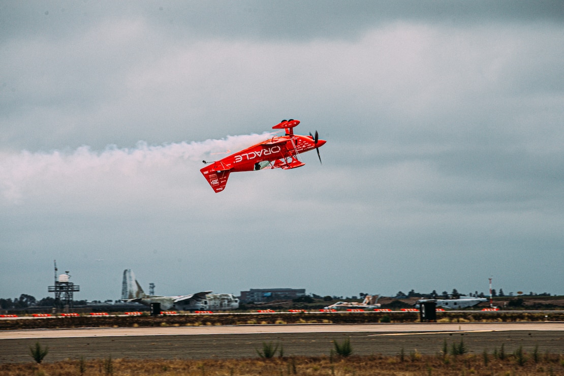 Members of Team Oracle take off to the sky at Marine Corps Air Station Miramar, Calif., Sept. 26. The team was doing a routine practice run before the 2019 airshow on Sept. 27 through Sept. 29.