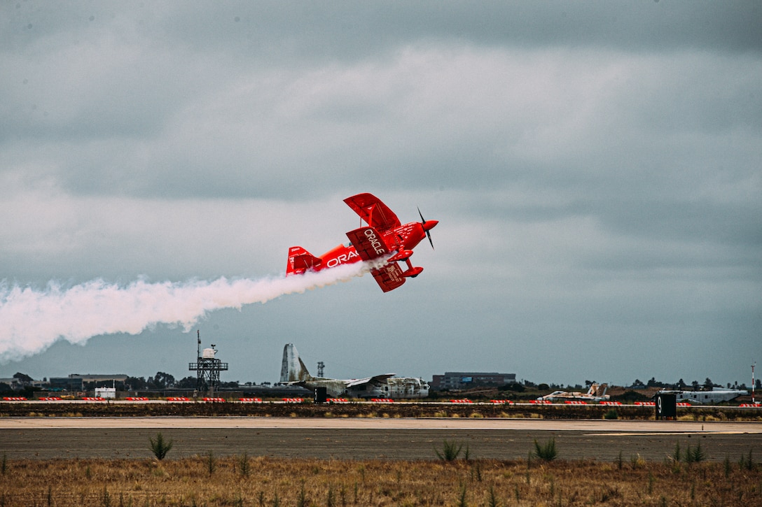 Members of Team Oracle take off to the sky at Marine Corps Air Station Miramar, Calif., Sept. 26. The team was doing a routine practice run before the 2019 airshow on Sept. 27 through Sept. 29.