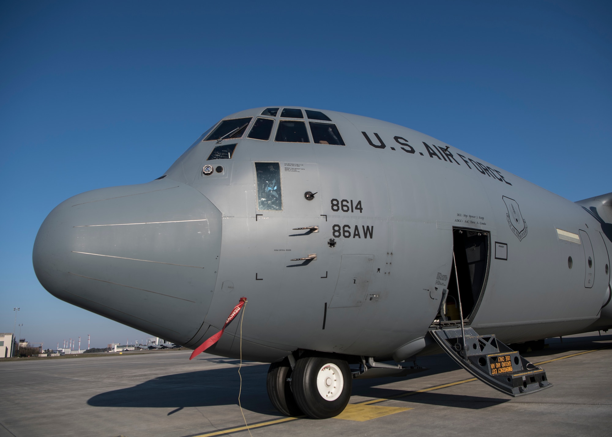 Retirees pay final respect to aircraft 1391 > 139th Airlift Wing > Article  Display