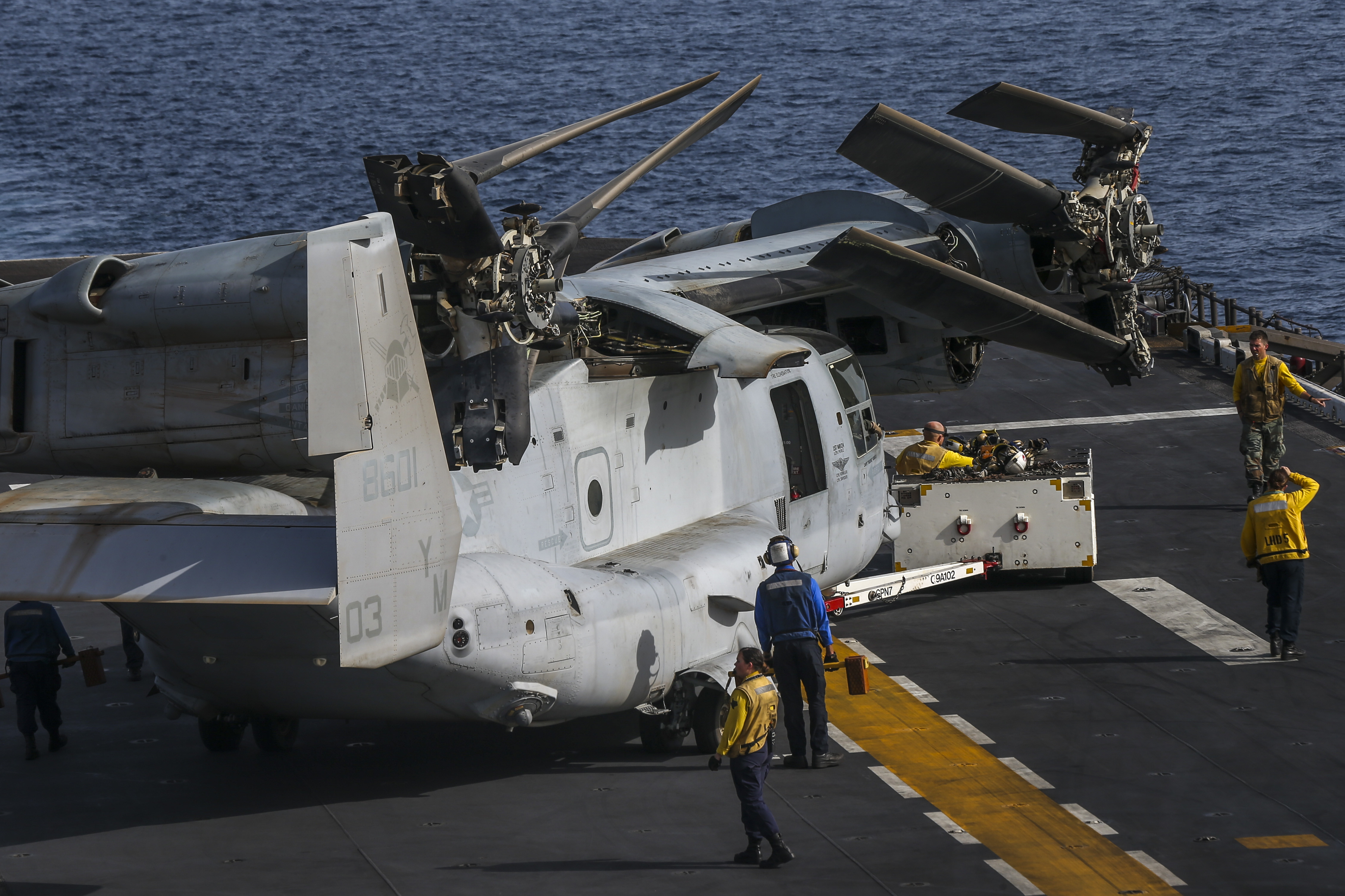 Marines Maintain The Mv 22 Osprey