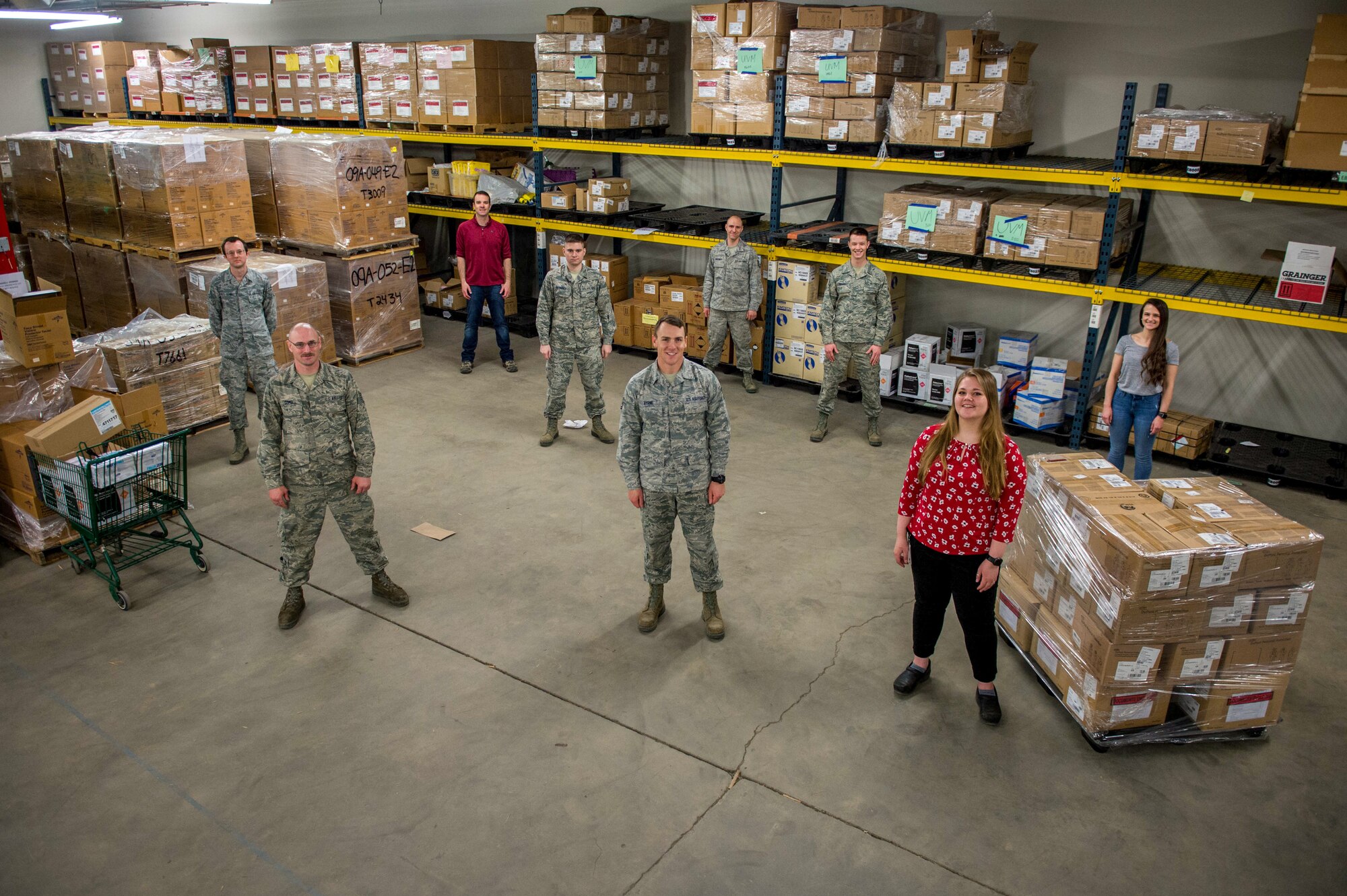 Image of Vermont Air National Guardsmen and Vermont Dept. of Health civilian employees