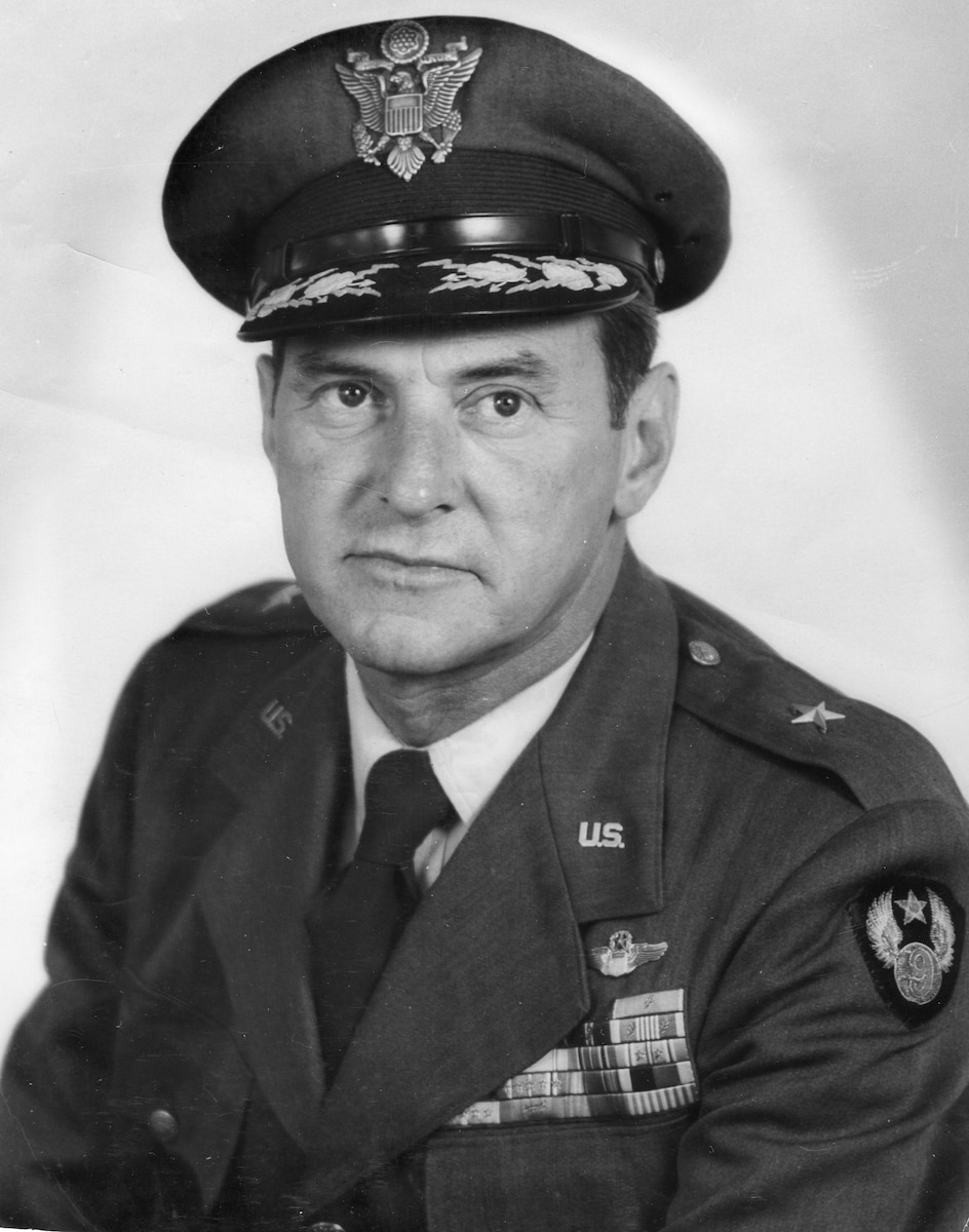 Brig Gen William P. Nuckols official photo