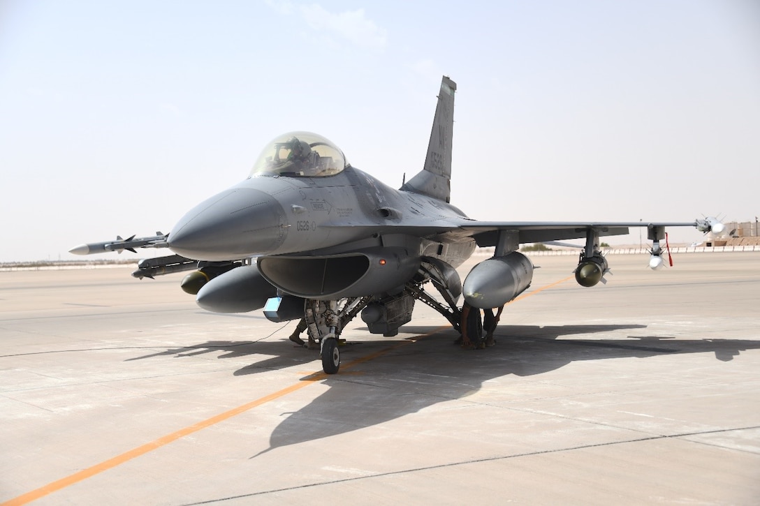 555EFS commander hits 3,000 flying hour milestone
