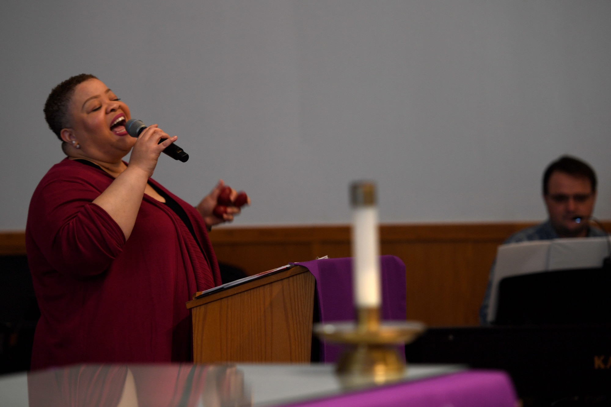 a woman sings