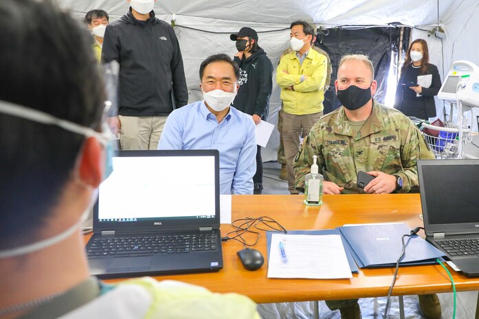 Pyeongtaek Mayor Invited to Get Glimpse of USAG Humphreys Coronavirus Measures