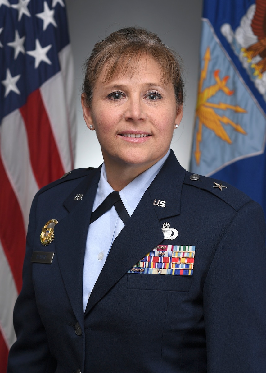 This is the Official Portrait of Brig Gen Leslie Beavers