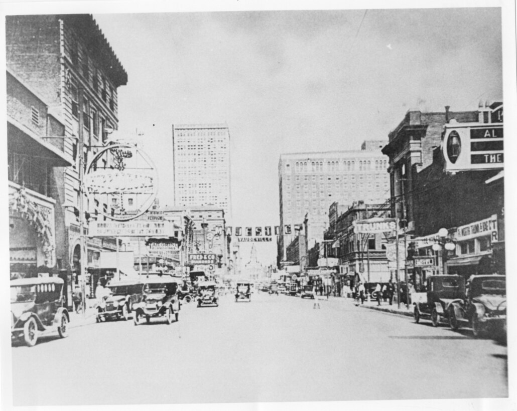 Photo of Main Street in Fort Worth in the 1920's